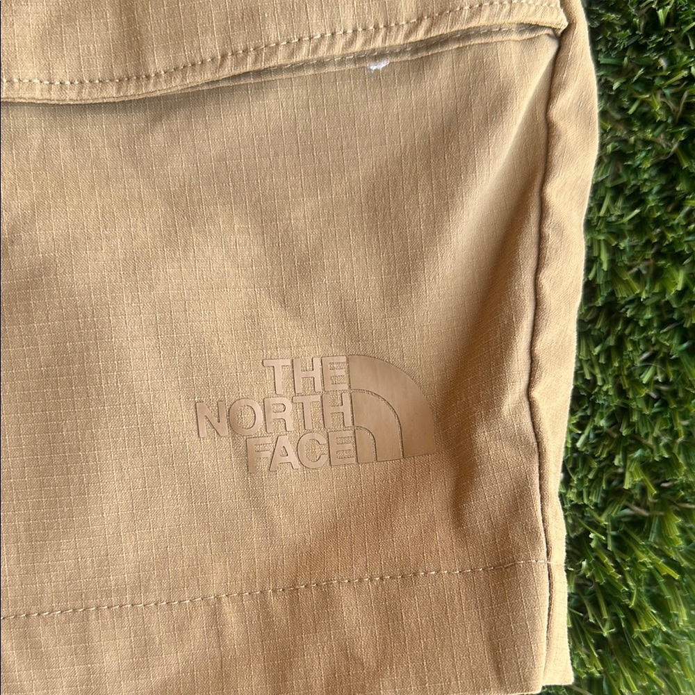 The North Face Utility Tan Men’s Shorts Size Medium *never worn new without tags - Picture 2 of 10